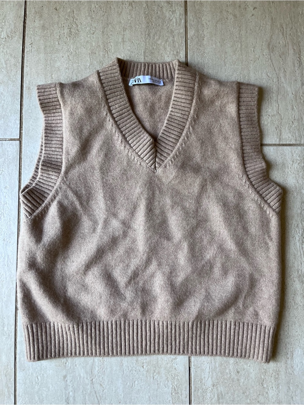 Zara Women’s Beige V Neck Sweater Vest Neutral Preppy Gorpcore M